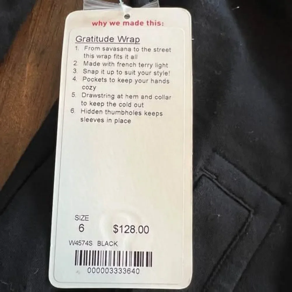 Lululemon Women’s Black Gratitude Wrap-size 6